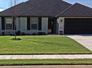 1040 Rucker Dr, Pea Ridge, AR 72751