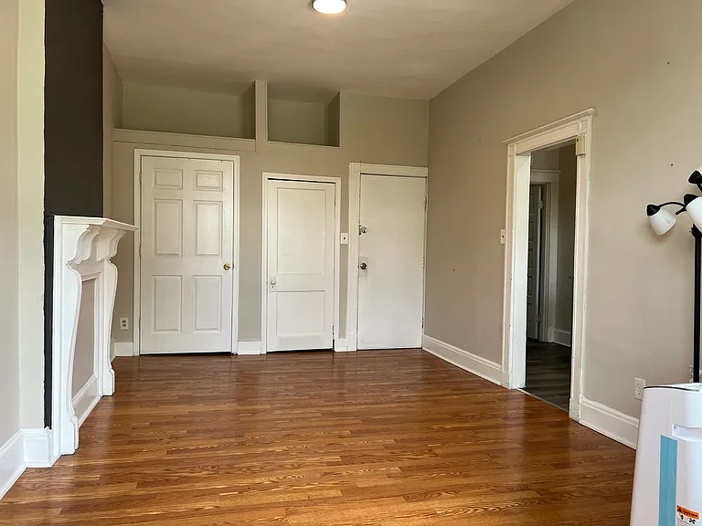 703 Newington Ave #2F — Photo 3