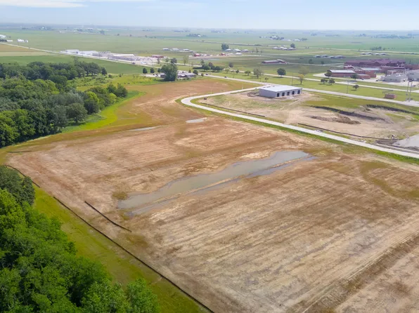 2215 Bailey Ave, Ames, IA 50010