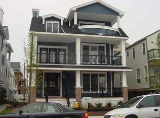 909 E 4th St, Ocean City, NJ 08226
