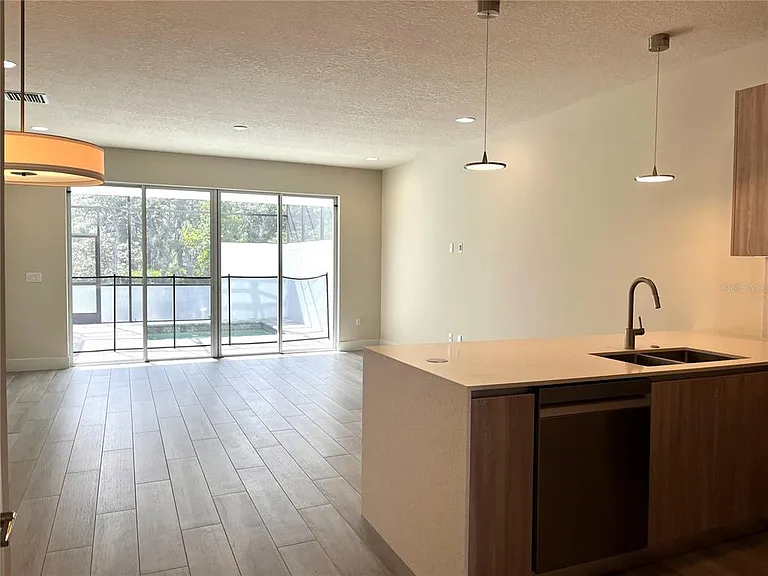 1427 Serendipity Ln — Photo 2