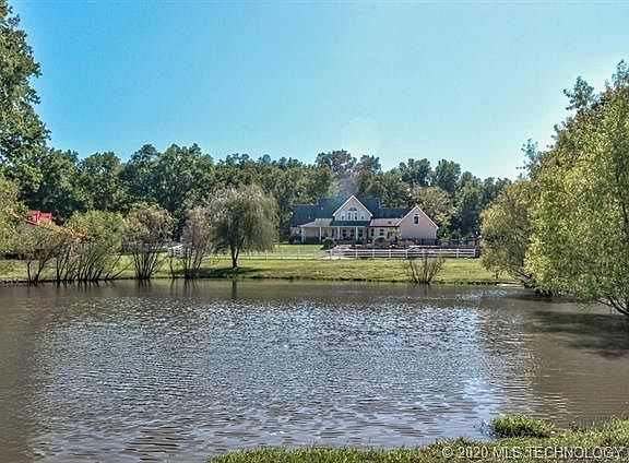 3rd image of 503 S Southern Hills Dr