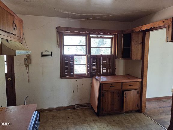 5th image of 2621 Coleman Loop Rd