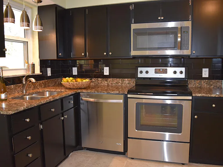 1462 Tallberry Dr — Photo 12