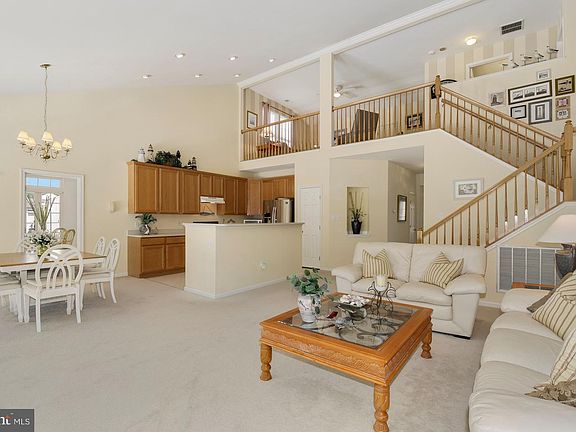 5th image of 11 Aintree Dr