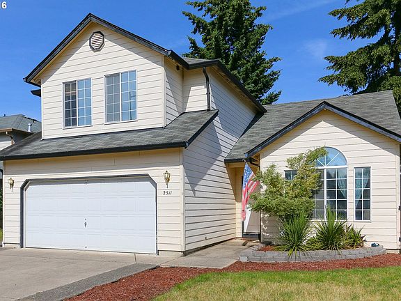 3rd image of 2511 NE 164th Ave