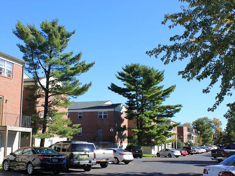 Courtyards at Bensalem — Photo 20