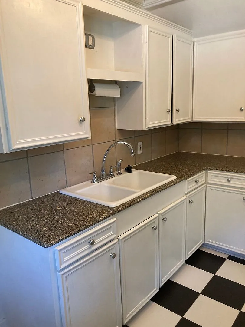 Beautiful 3 Bedroom 1 Condo in Midcity ready to Move-in — Photo 1