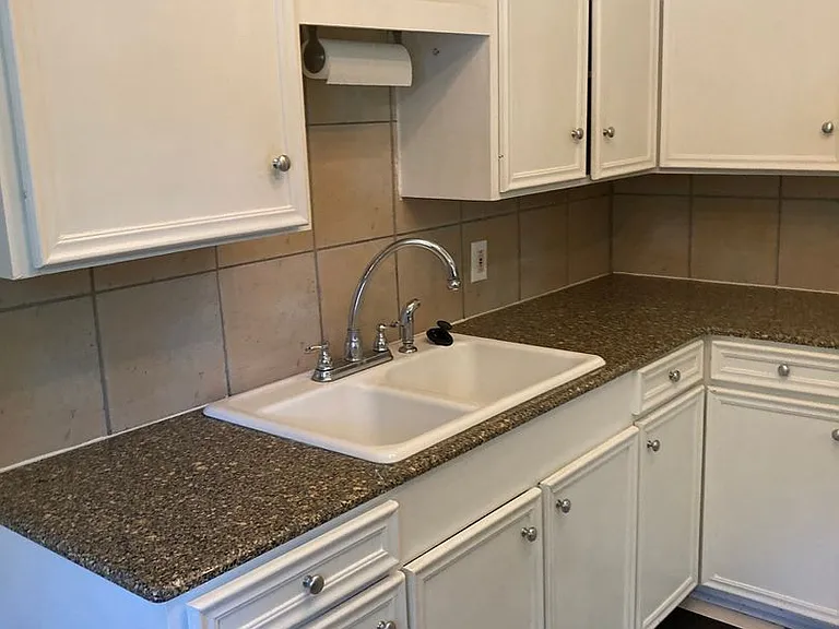 628 S Acadian Thruway — Photo 1