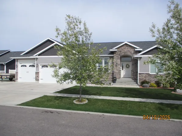 5002 Cassie Dr, Chubbuck, ID 83202