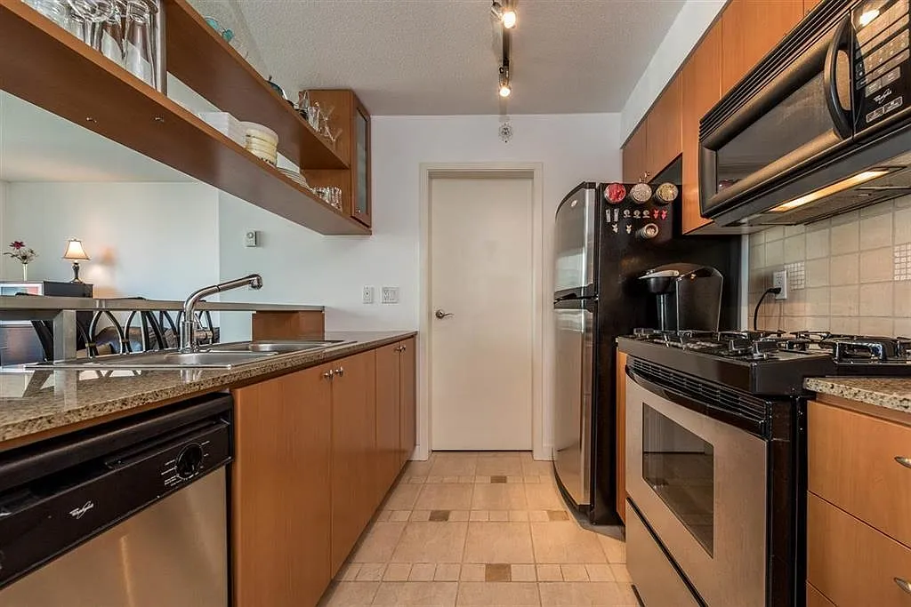 1 bed, 555 sqft, $3,000 — Photo 2