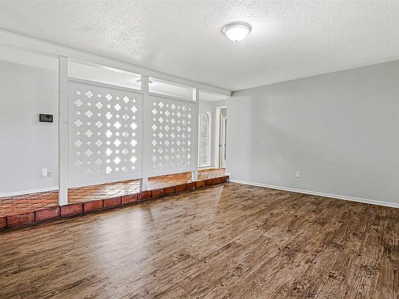 5th image of 5004 NW 61st Pl