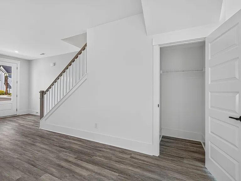 405 Oak Hammock Ct — Photo 18