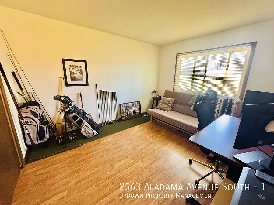 Charming 2-Bed Townhouse in St. Louis Park - Your Cozy Home Awaits! — Photo 3