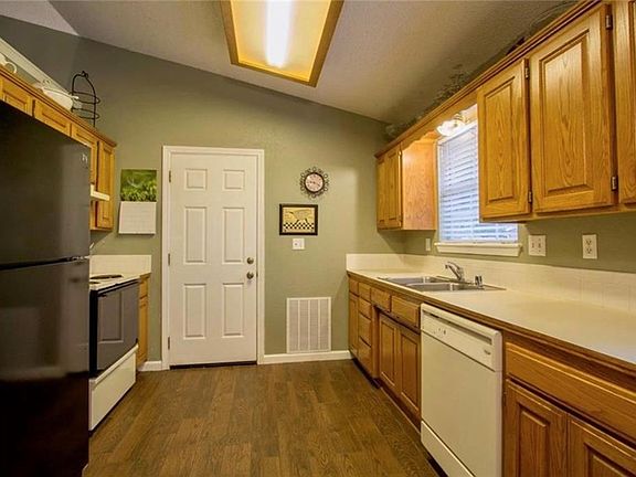 5th image of 1391 N Plum Tree Dr