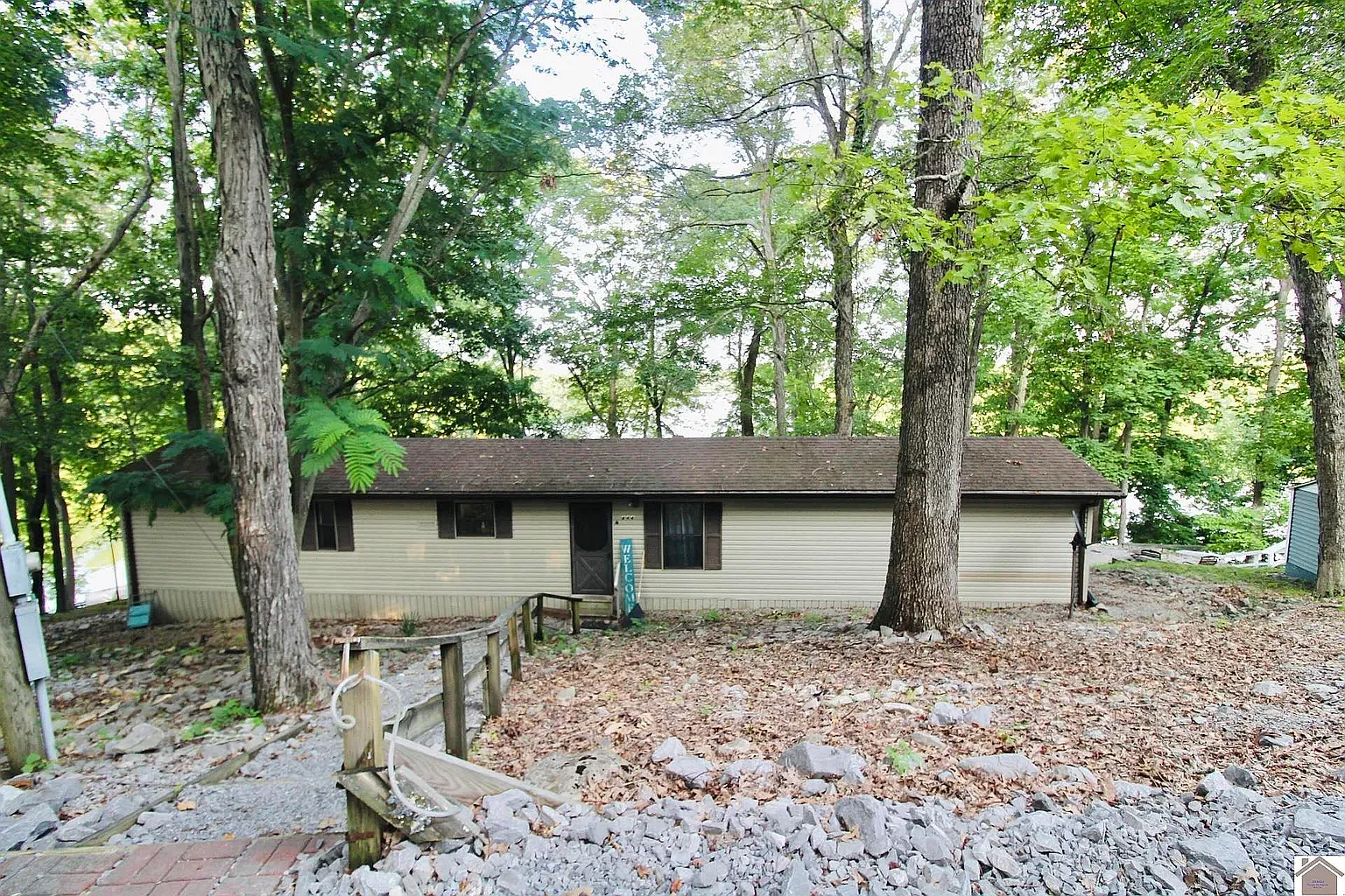 3 bed, 910 sqft, $1,200 — Photo 3