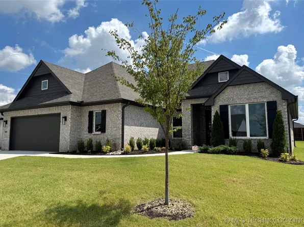 2919 S 8th St, Broken Arrow, OK 74012