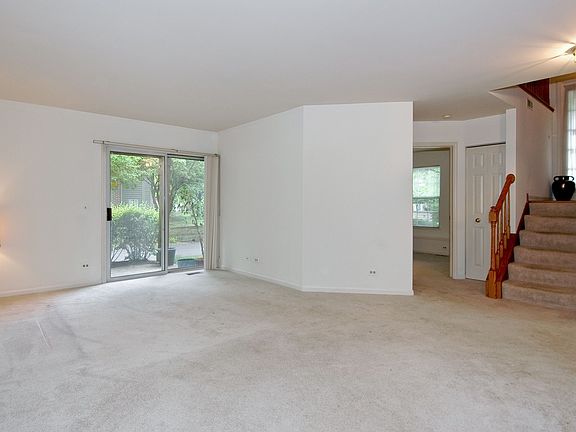 5th image of 897 N Shady Oaks Dr