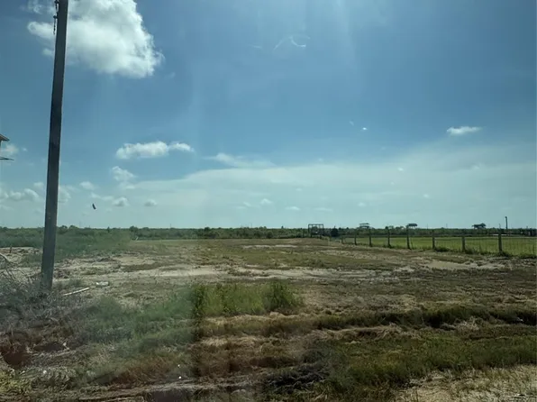 1380 Mabry St, Gilchrist, TX 77617