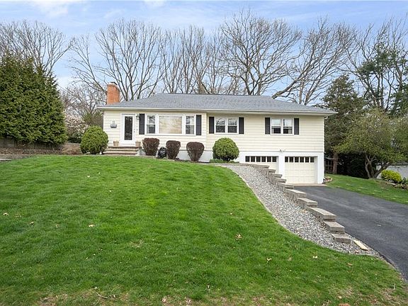 2nd image of 61 Hilltop Dr