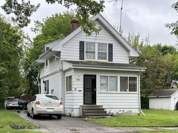2023 Cadillac St, Flint, MI 48504
