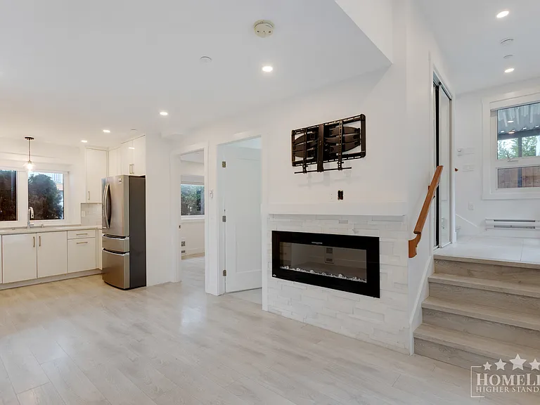 6627 Inverness St #6623 — Photo 3