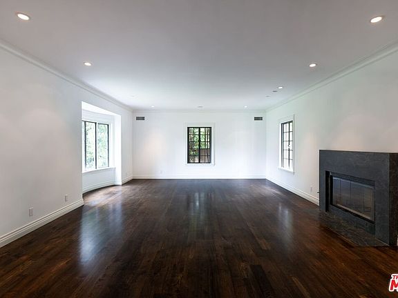 4th image of 1115 N Beverly Dr