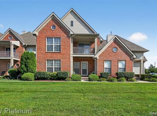 28715 Portsmouth Ct, Chesterfield, MI