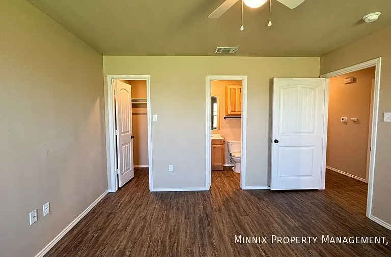 2425 N Ave N — Photo 14
