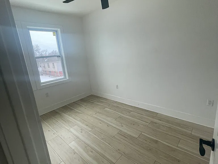 2385 Washington St #4 — Photo 25