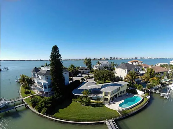 55 N Pine Cir, Belleair, FL 33756