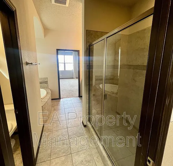 7215 Valle Jardin Ln NW — Photo 6