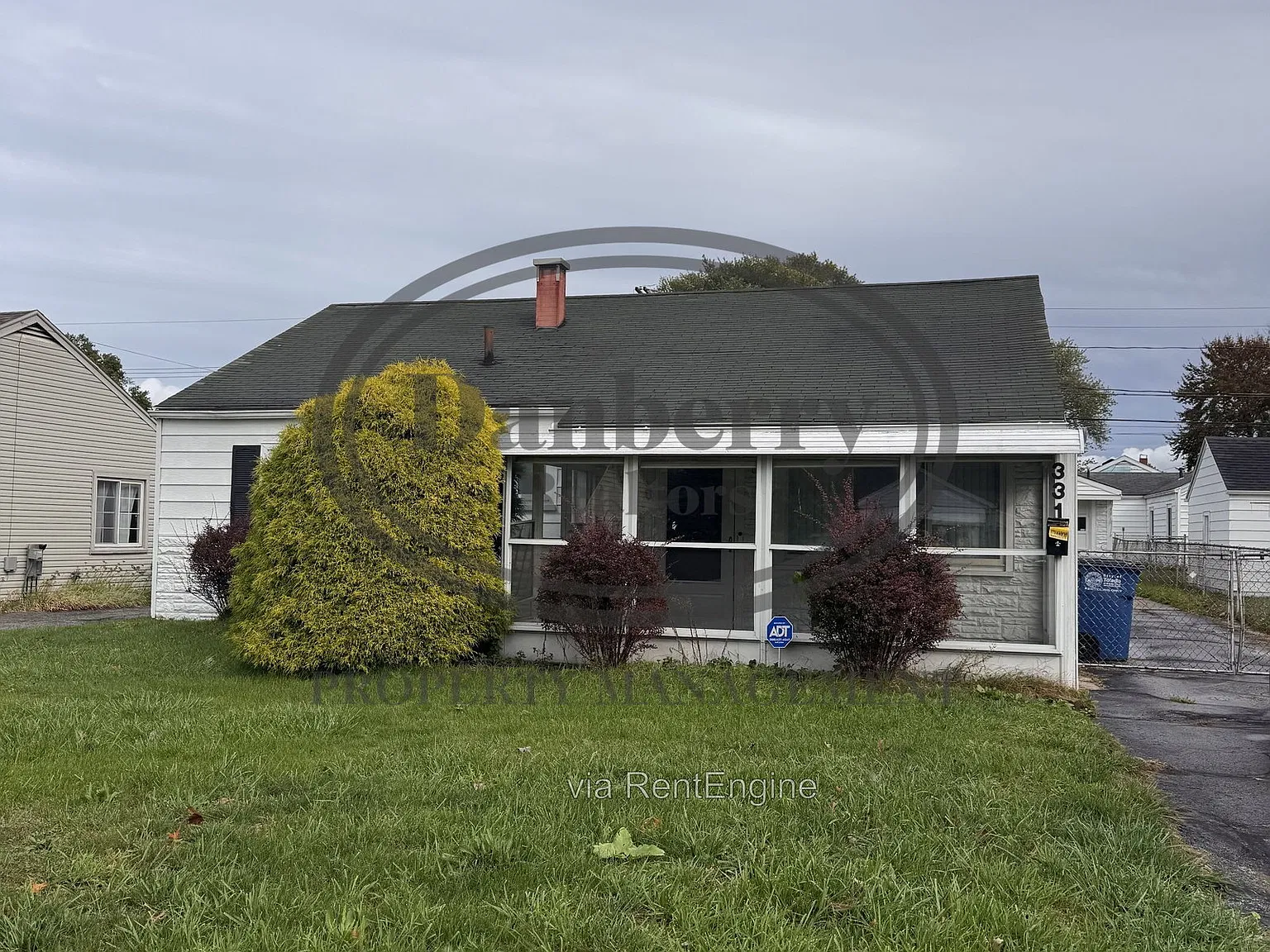 3 bed, 1.0 bath, 1006 sqft, $1,250 — Photo 1
