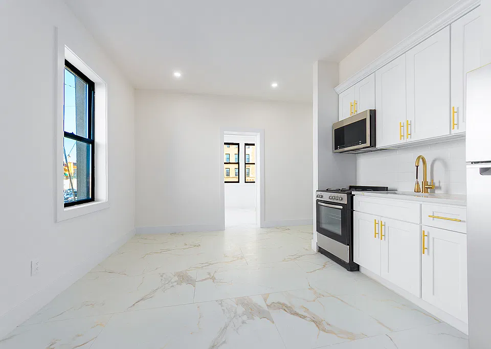 78 E Park Ave #10