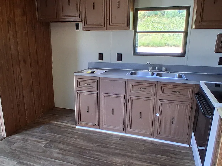 120 Joyner Ln — Photo 5