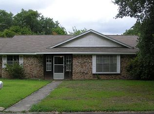 11 Richland Cir, Angleton, TX 77515