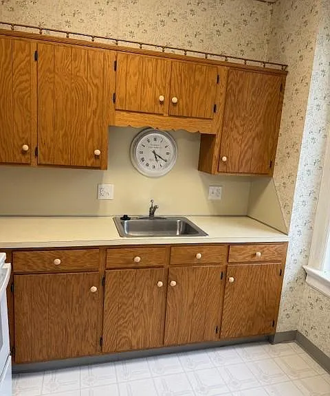 104 W Main St #33 — Photo 3