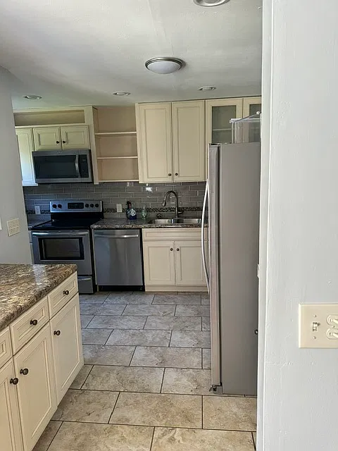3 bed, 1478 sqft, $1,900 — Photo 3