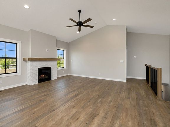 2nd image of 1900 NE Park Dr