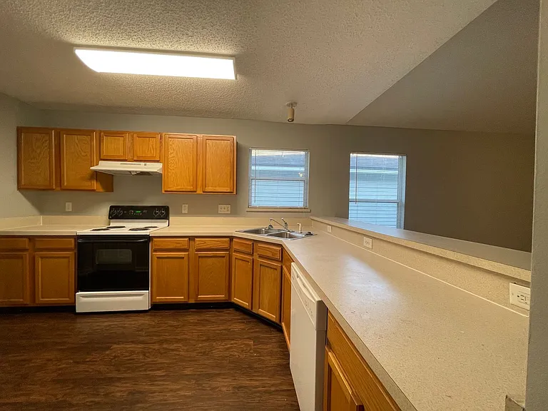 9374 Daniels Mill Dr — Photo 5