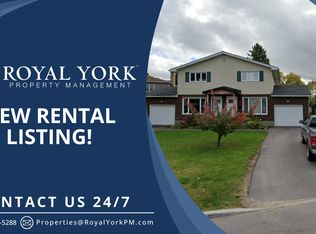 46 Ashburn Dr #A, Ottawa, ON K2E 6N3