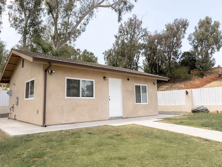1392 Oriole Pl #A — Photo 18