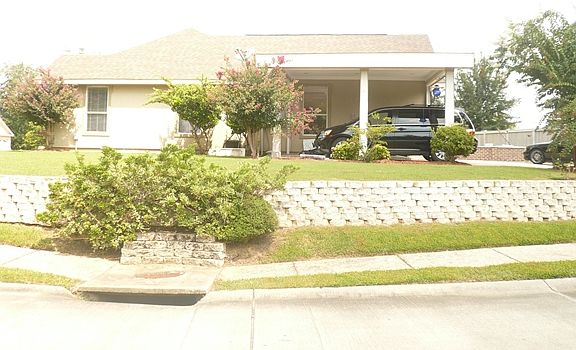 3rd image of 20231 Belle Vue Cir