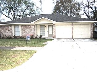 13615 Elm Ct, Sugar Land, TX 77498