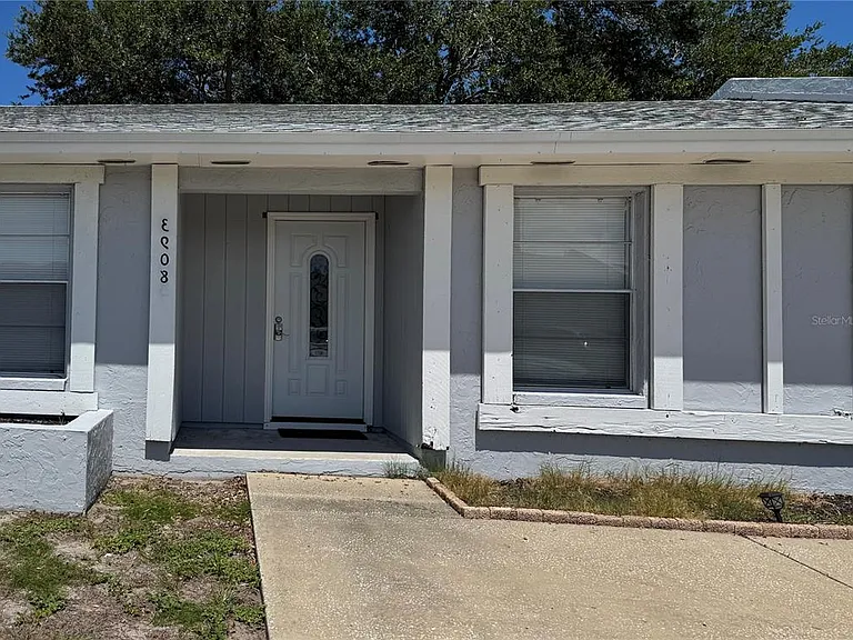 3908 41st St W — Photo 2