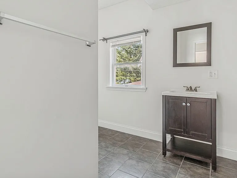 152 N Main St — Photo 20