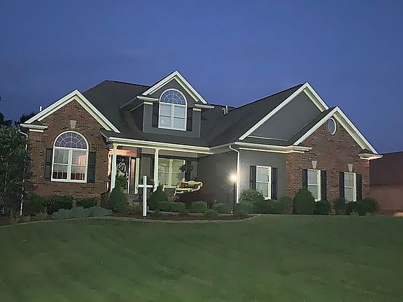 5th image of 404 Meadow Ct