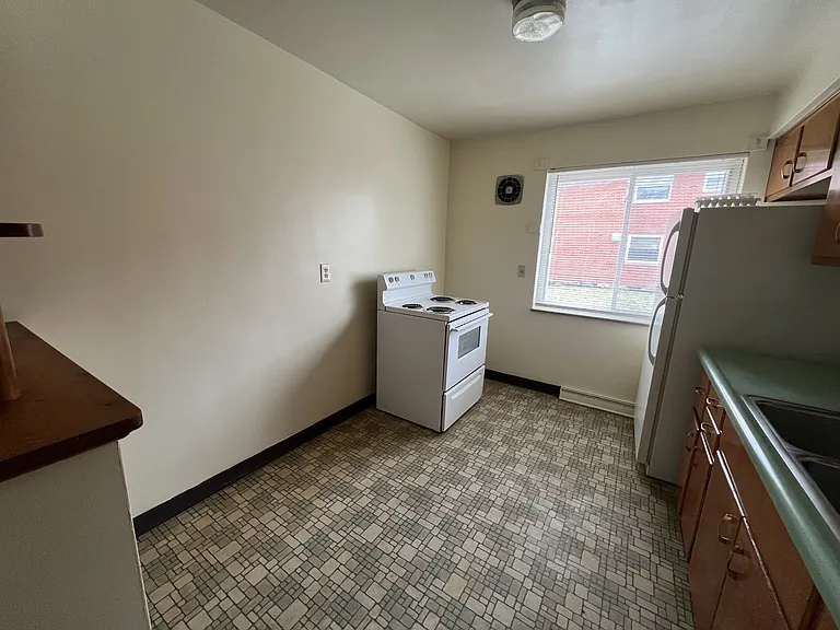 4760 Holiday Dr #1 — Photo 7