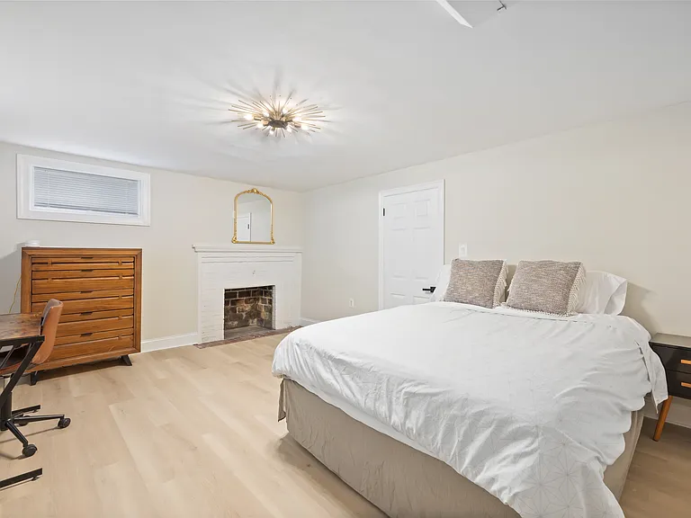 4225 E West Hwy — Photo 34