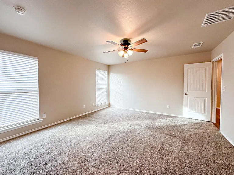 10424 Waverly Ave — Photo 17